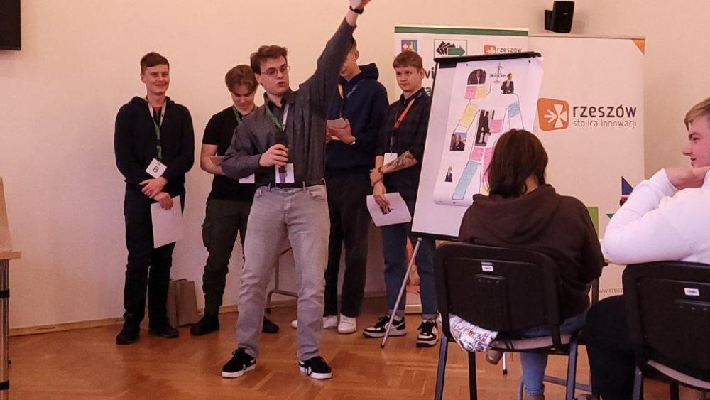 Zdjęcie galerii artykułu: TYDZIEŃ PRZEDSIĘBIORCZOŚCI W POWIATOWYM URZĘDZIE PRACY W RZESZOWIE - TYDZIEŃ PRZEDSIĘBIORCZOŚCI W POWIATOWYM URZĘDZIE PRACY W RZESZOWIE 20 z 24