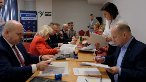 Zdjęcie artykułu Aneks do umowy o dofinansowanie projektu