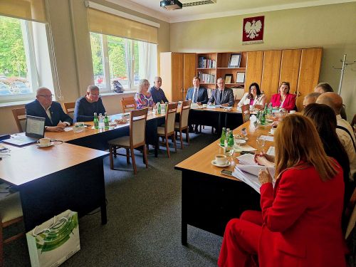 Obrazek dla: Posiedzenie Powiatowej Rady Rynku Pracy w Rzeszowie w...